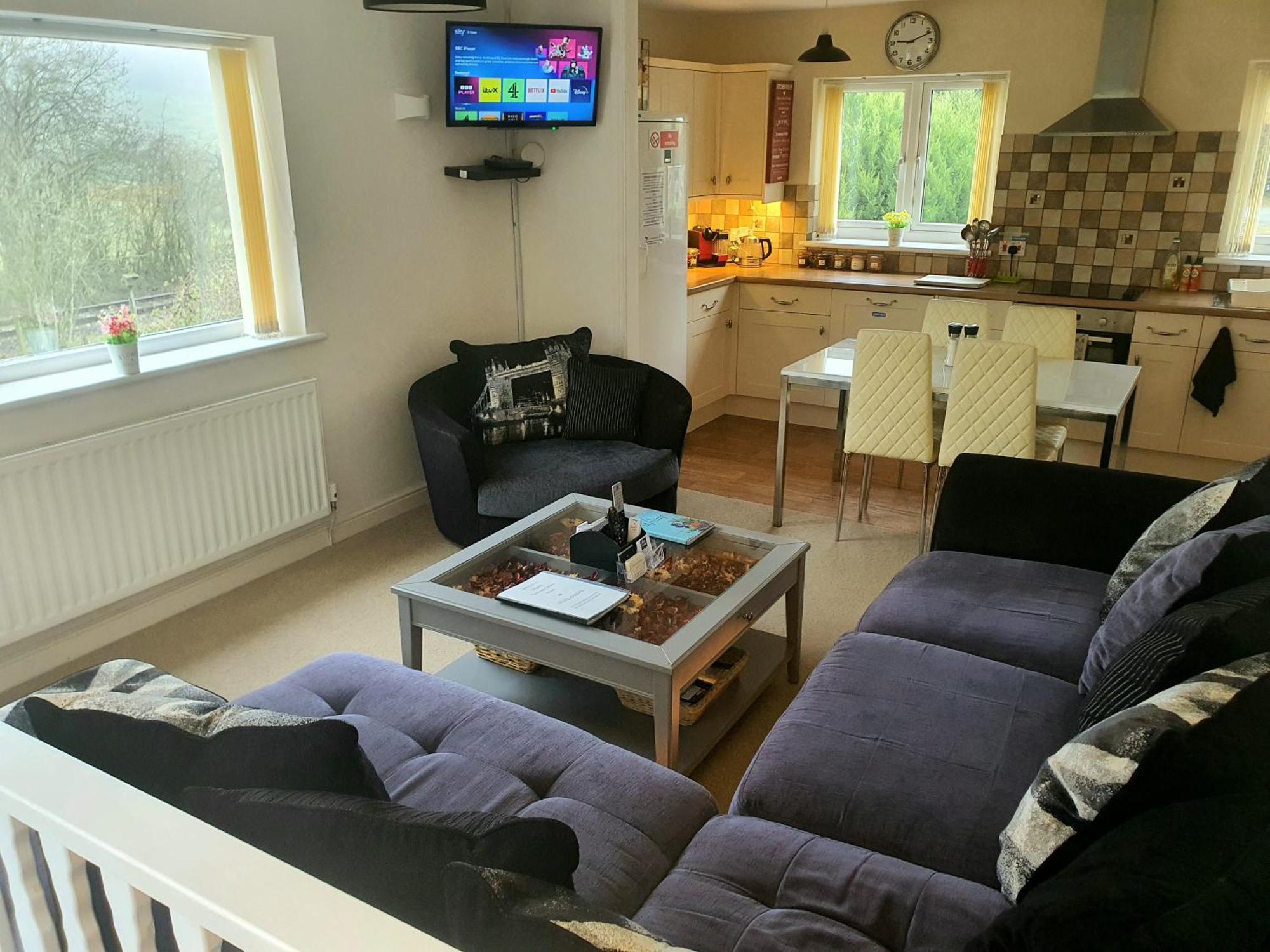 Idyllic 2 Bedroom Self-Contained Upsidedown Annexe Llandrindod Wells Exterior foto